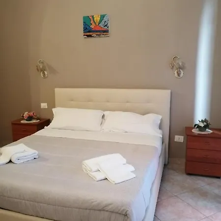 San Gaetano Bed 3* נאפולי
