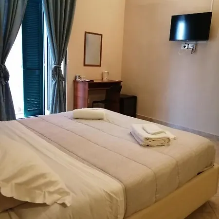 בית הארחה San Gaetano Bed נאפולי