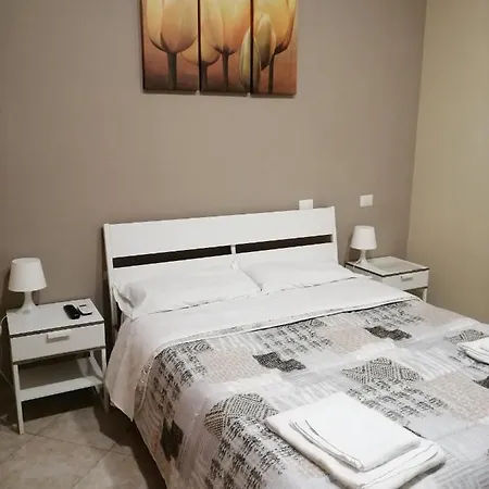 San Gaetano Bed בית הארחה נאפולי