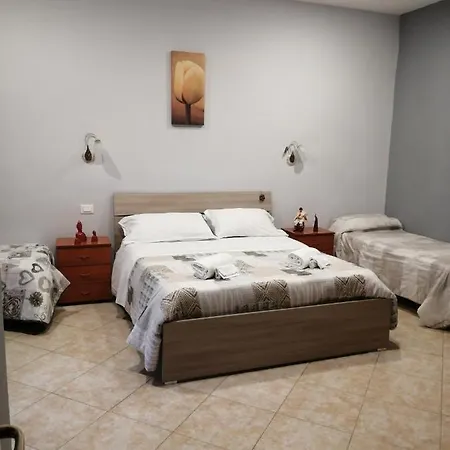 San Gaetano Bed 3* נאפולי