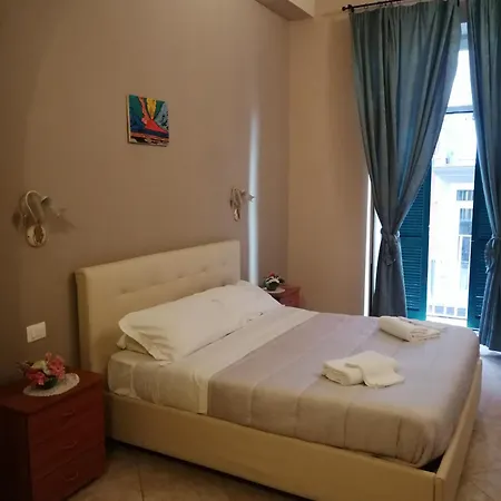 בית הארחה San Gaetano Bed נאפולי